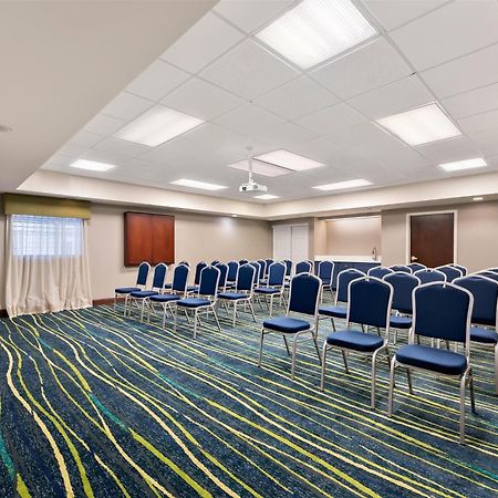Hampton Inn & Suites Newtown Yardley Екстериор снимка