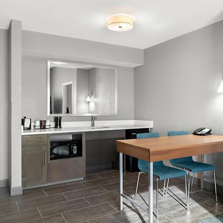 Hampton Inn & Suites Newtown Yardley Екстериор снимка