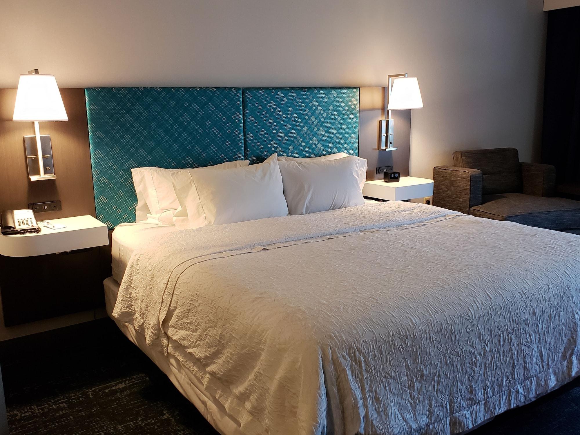 Hampton Inn & Suites Newtown Yardley Екстериор снимка
