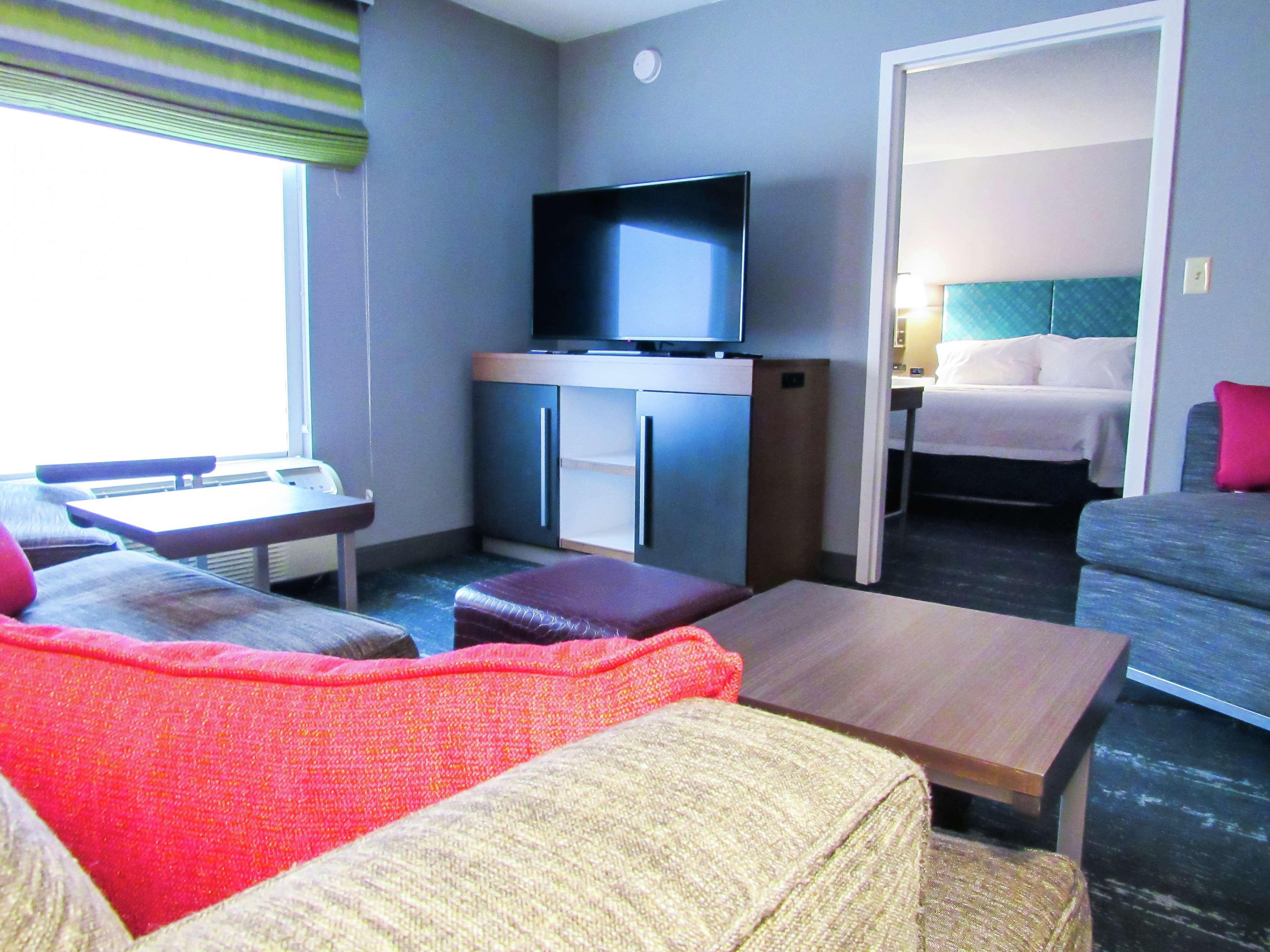 Hampton Inn & Suites Newtown Yardley Екстериор снимка