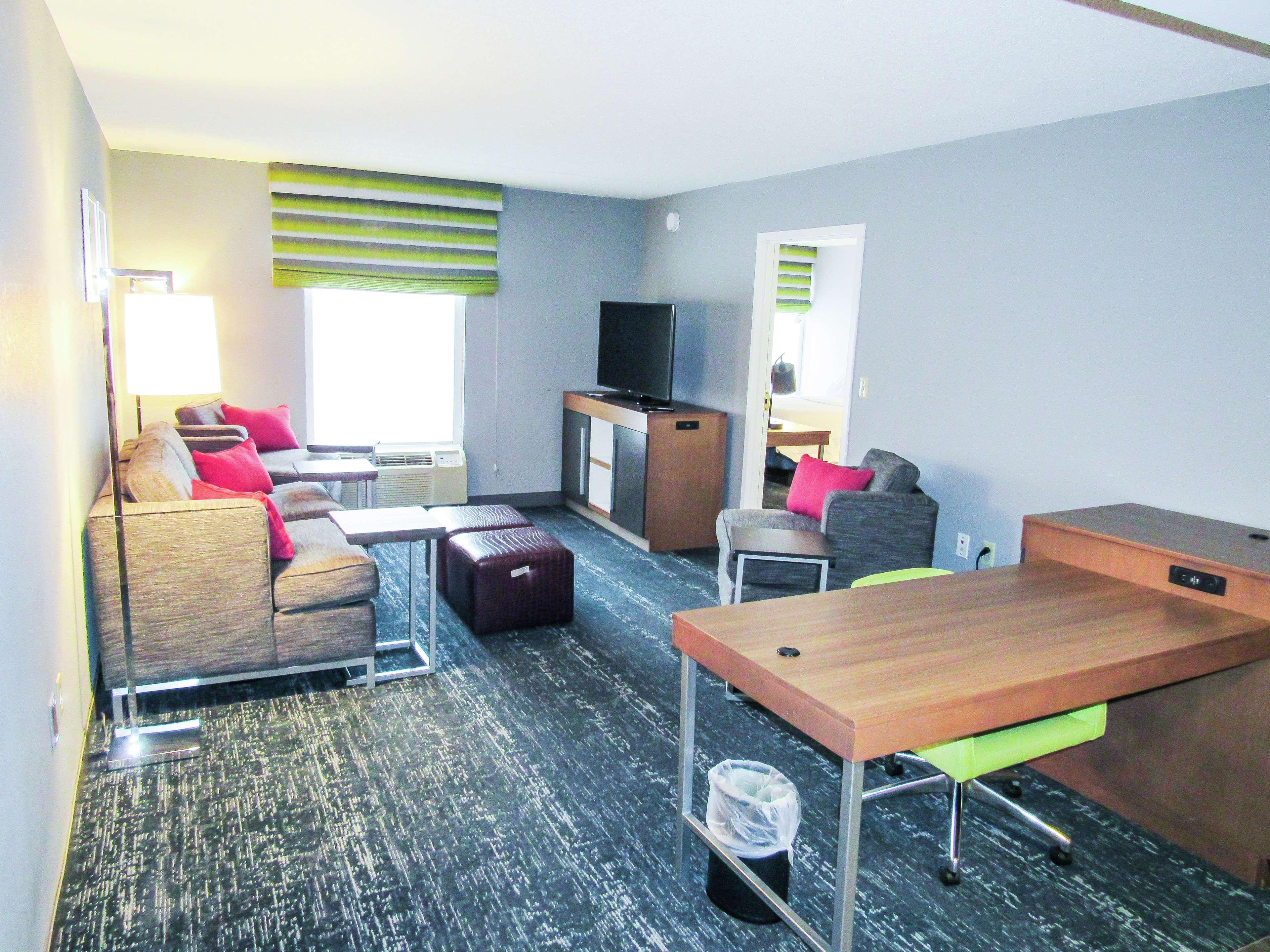 Hampton Inn & Suites Newtown Yardley Екстериор снимка