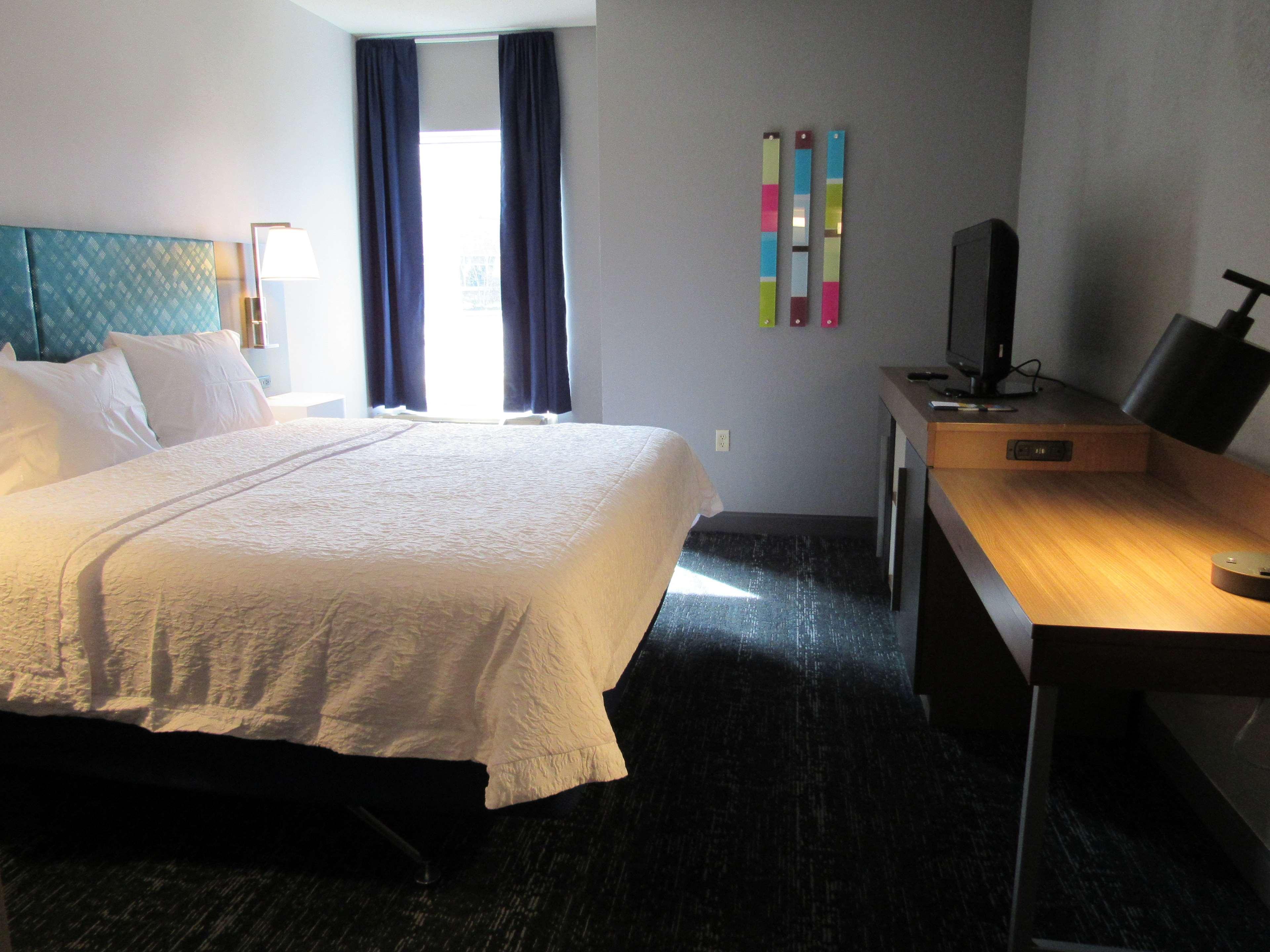 Hampton Inn & Suites Newtown Yardley Екстериор снимка