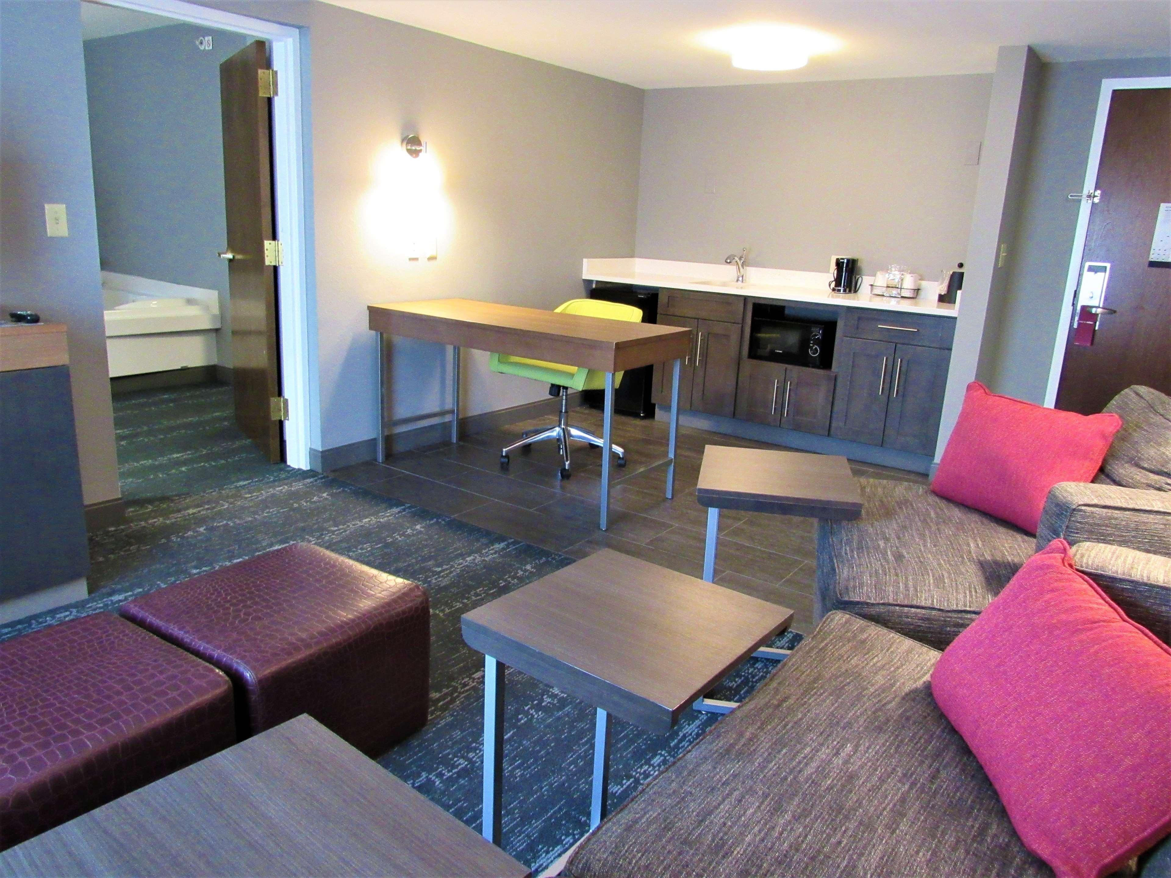 Hampton Inn & Suites Newtown Yardley Екстериор снимка