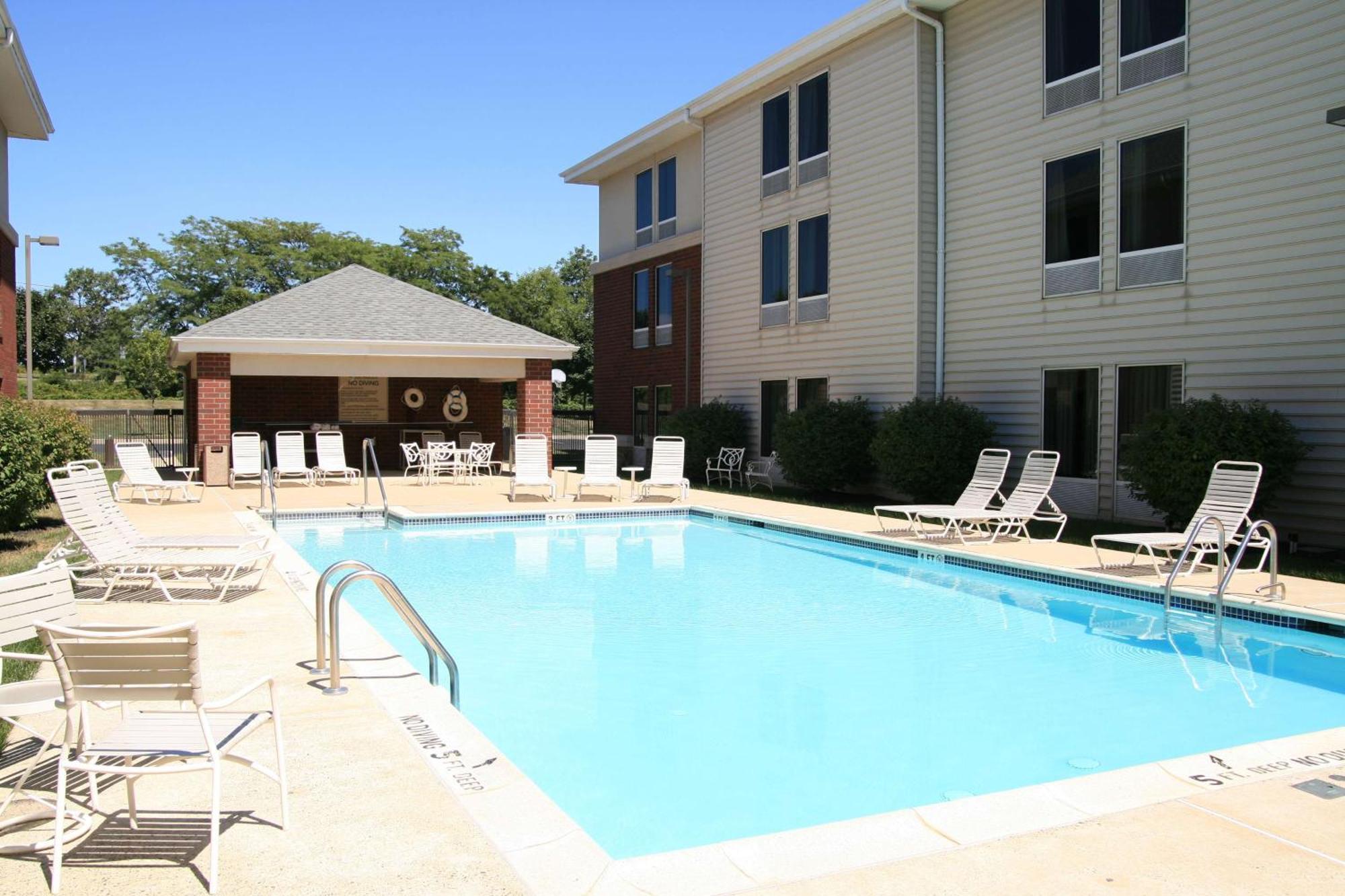 Hampton Inn & Suites Newtown Yardley Екстериор снимка