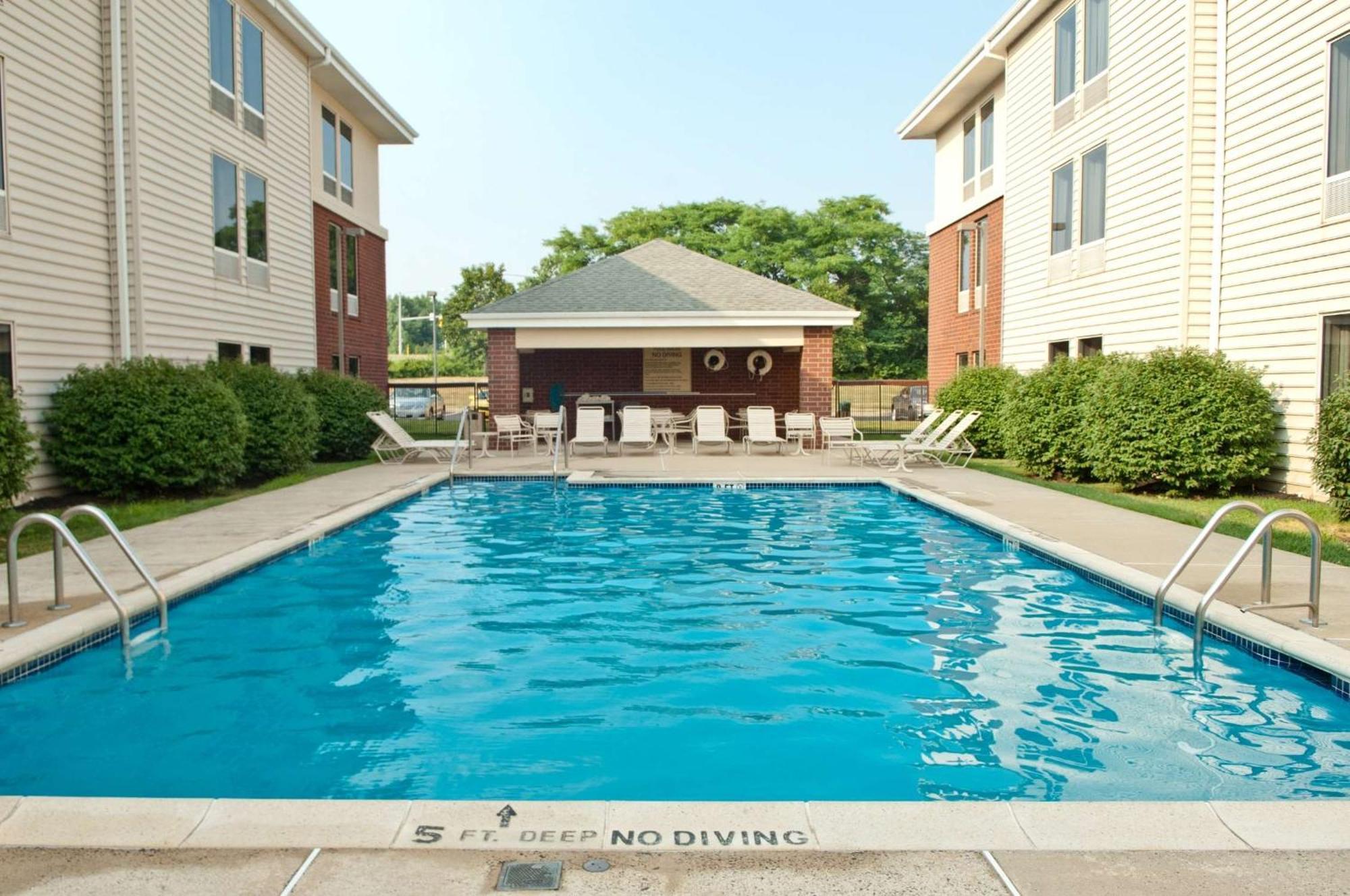 Hampton Inn & Suites Newtown Yardley Екстериор снимка