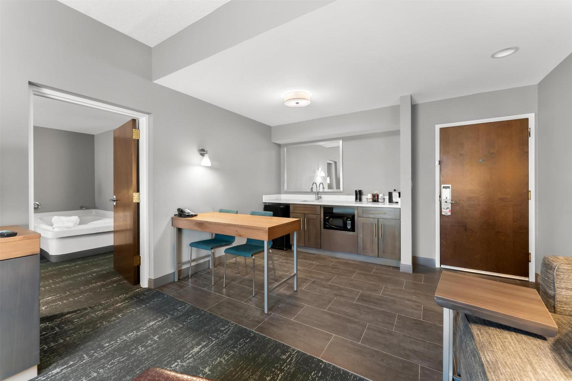 Hampton Inn & Suites Newtown Yardley Екстериор снимка