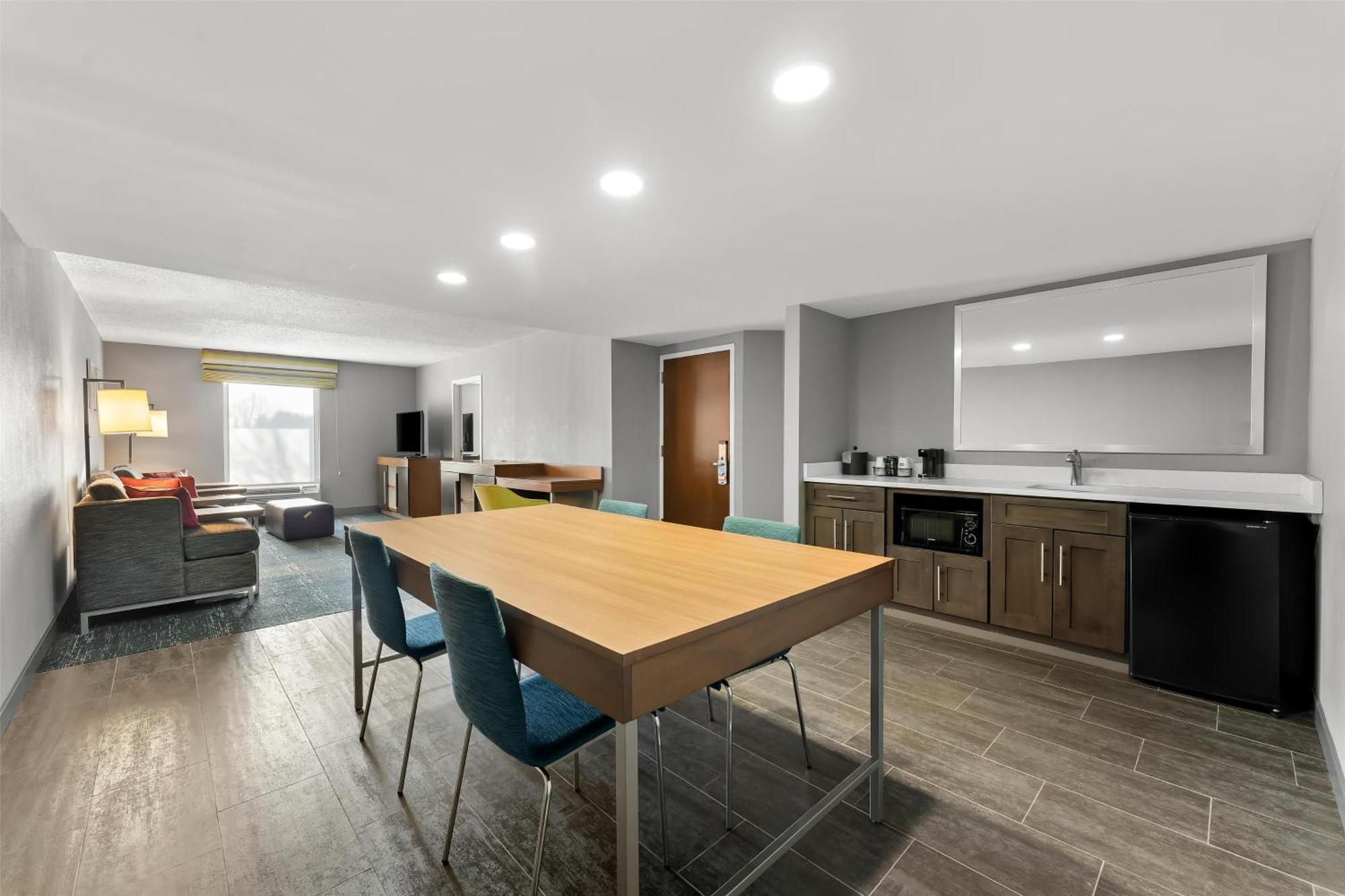 Hampton Inn & Suites Newtown Yardley Екстериор снимка