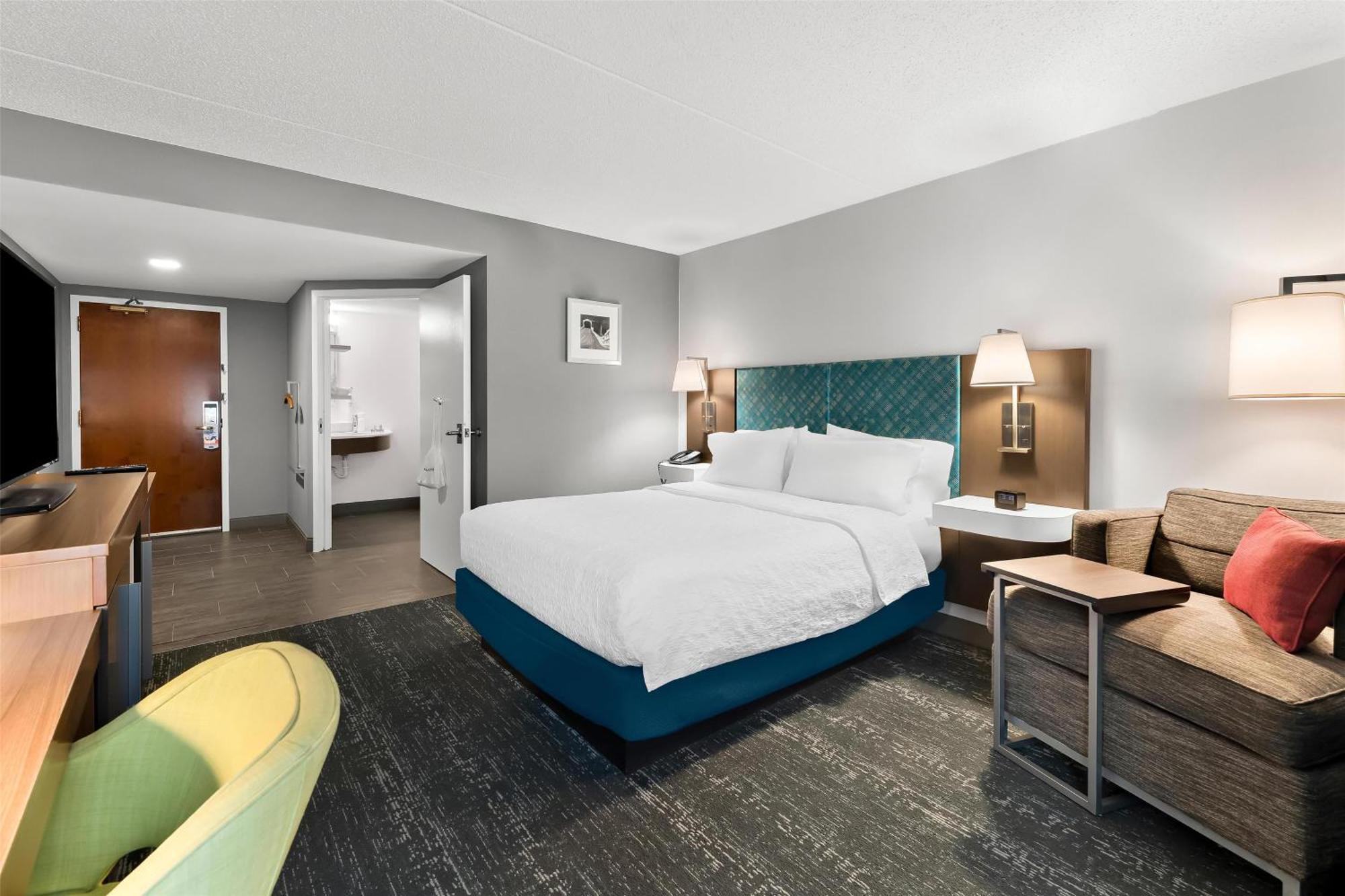 Hampton Inn & Suites Newtown Yardley Екстериор снимка