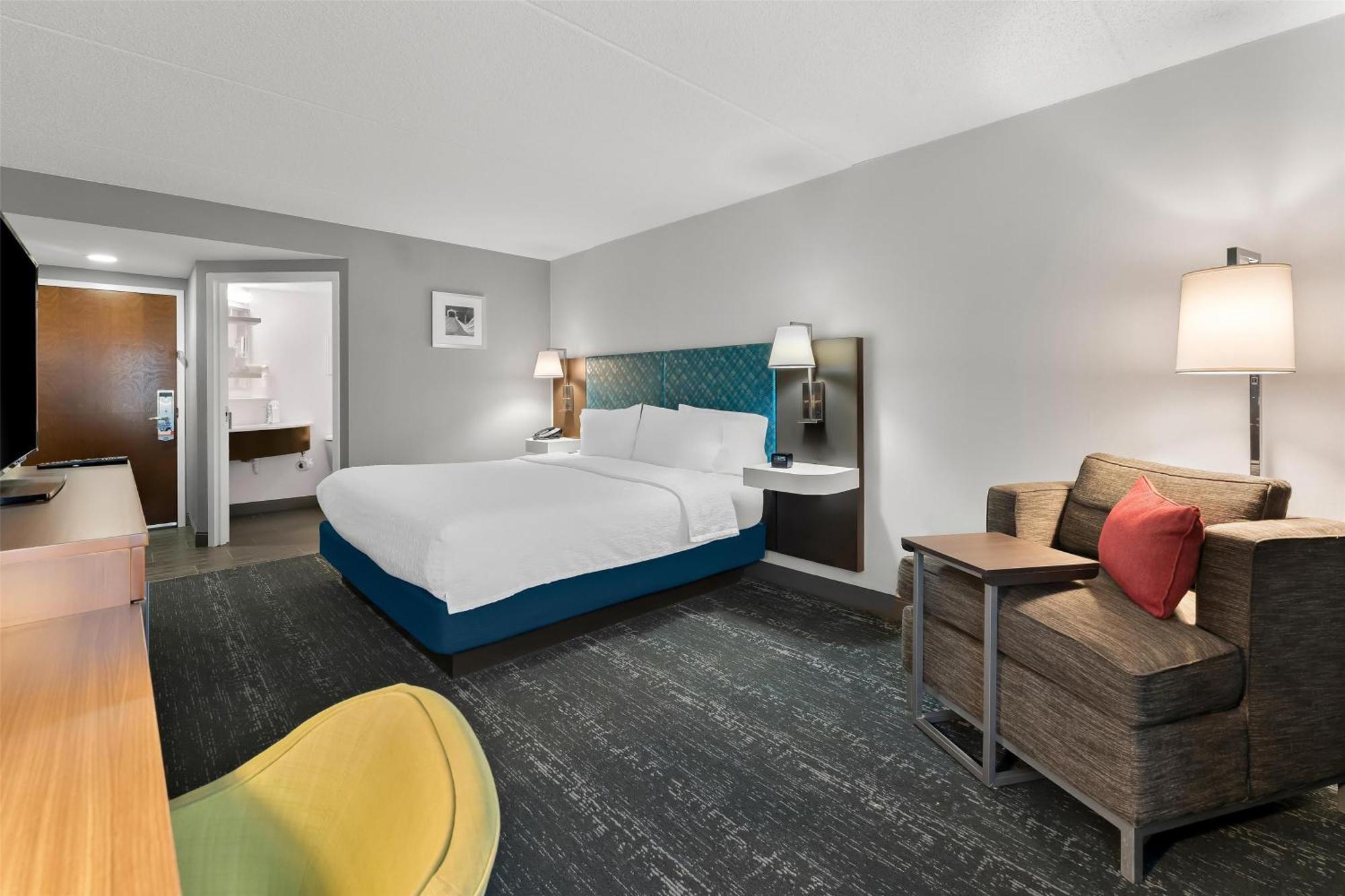 Hampton Inn & Suites Newtown Yardley Екстериор снимка