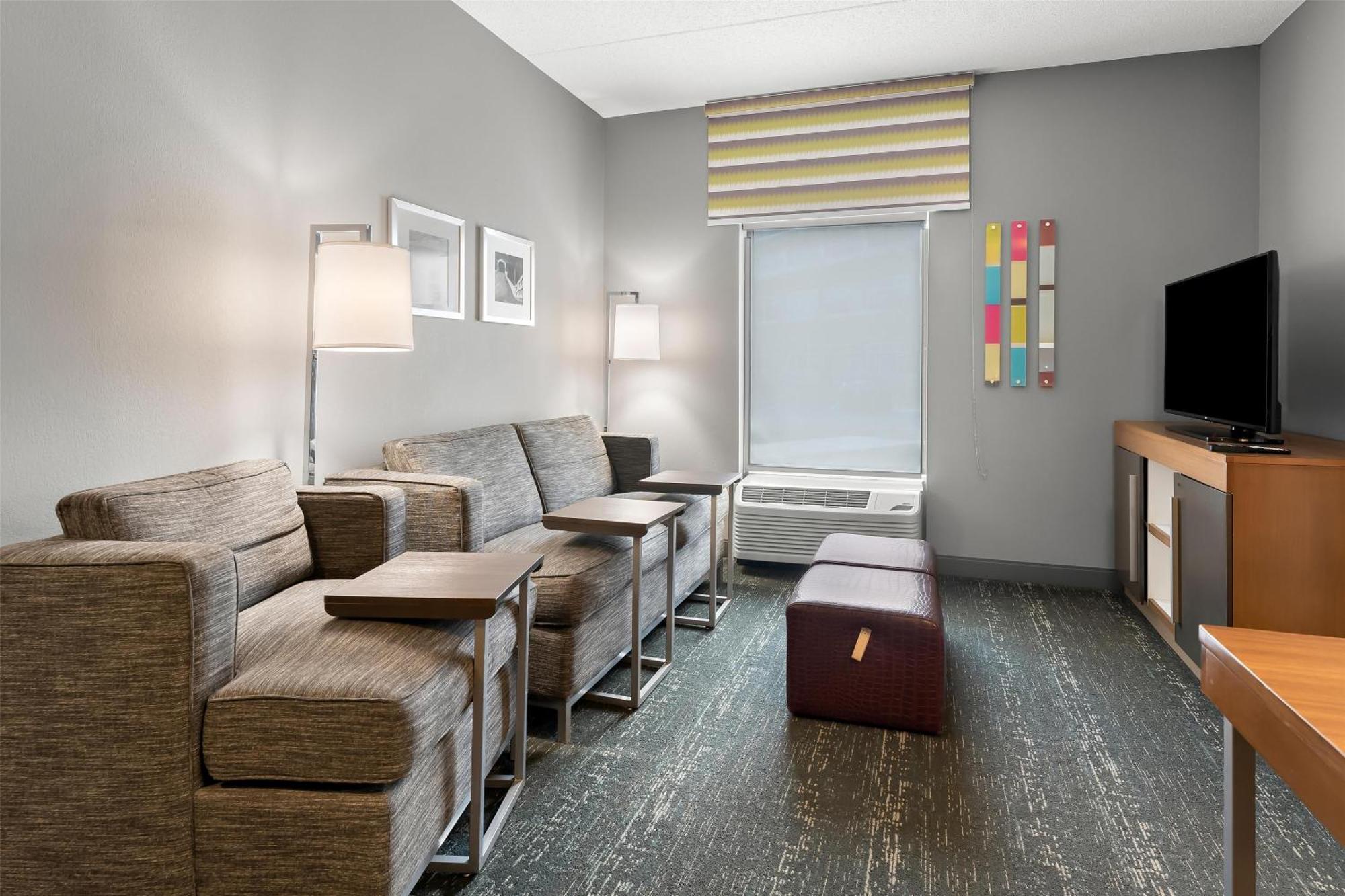 Hampton Inn & Suites Newtown Yardley Екстериор снимка