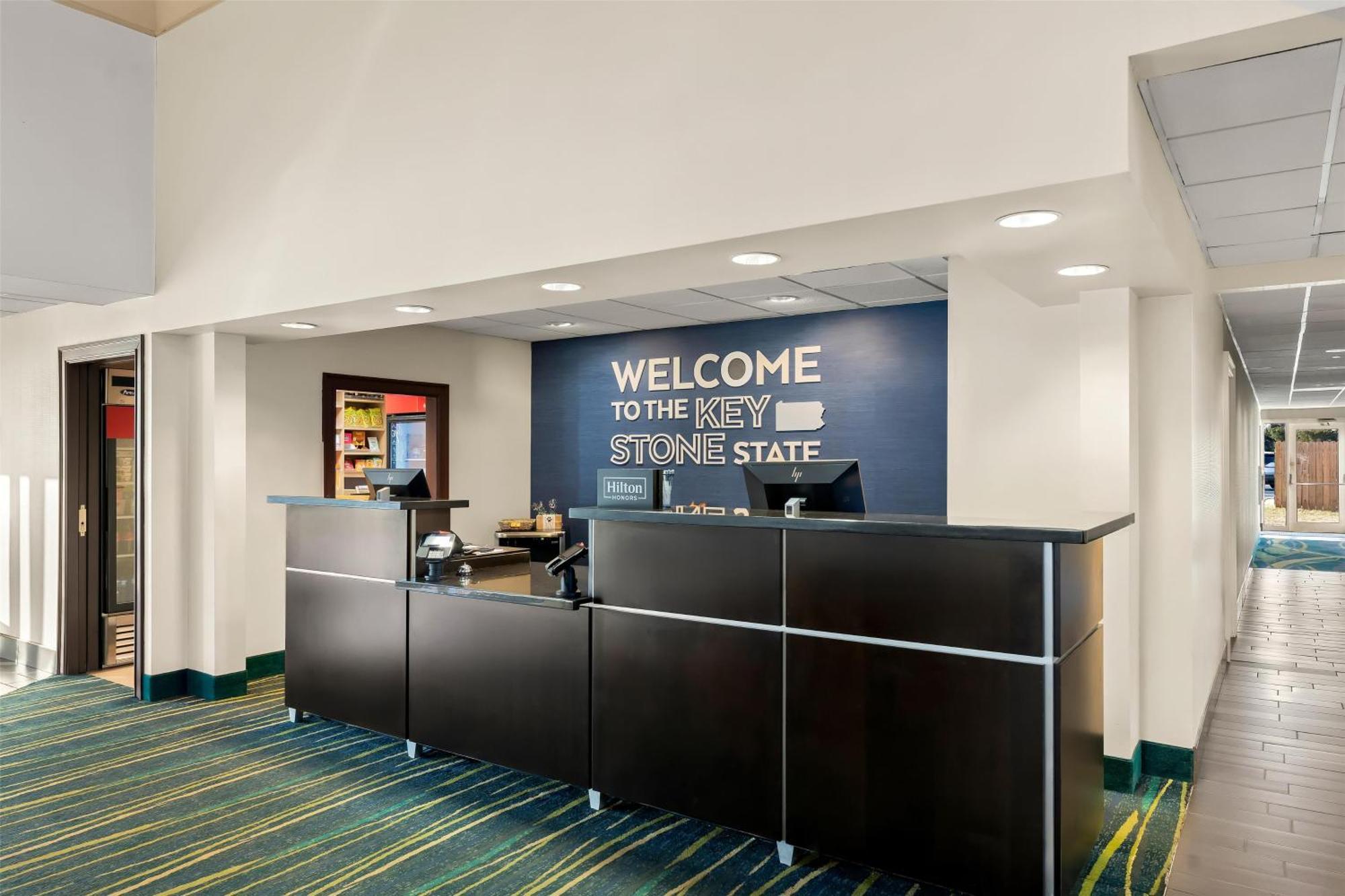 Hampton Inn & Suites Newtown Yardley Екстериор снимка
