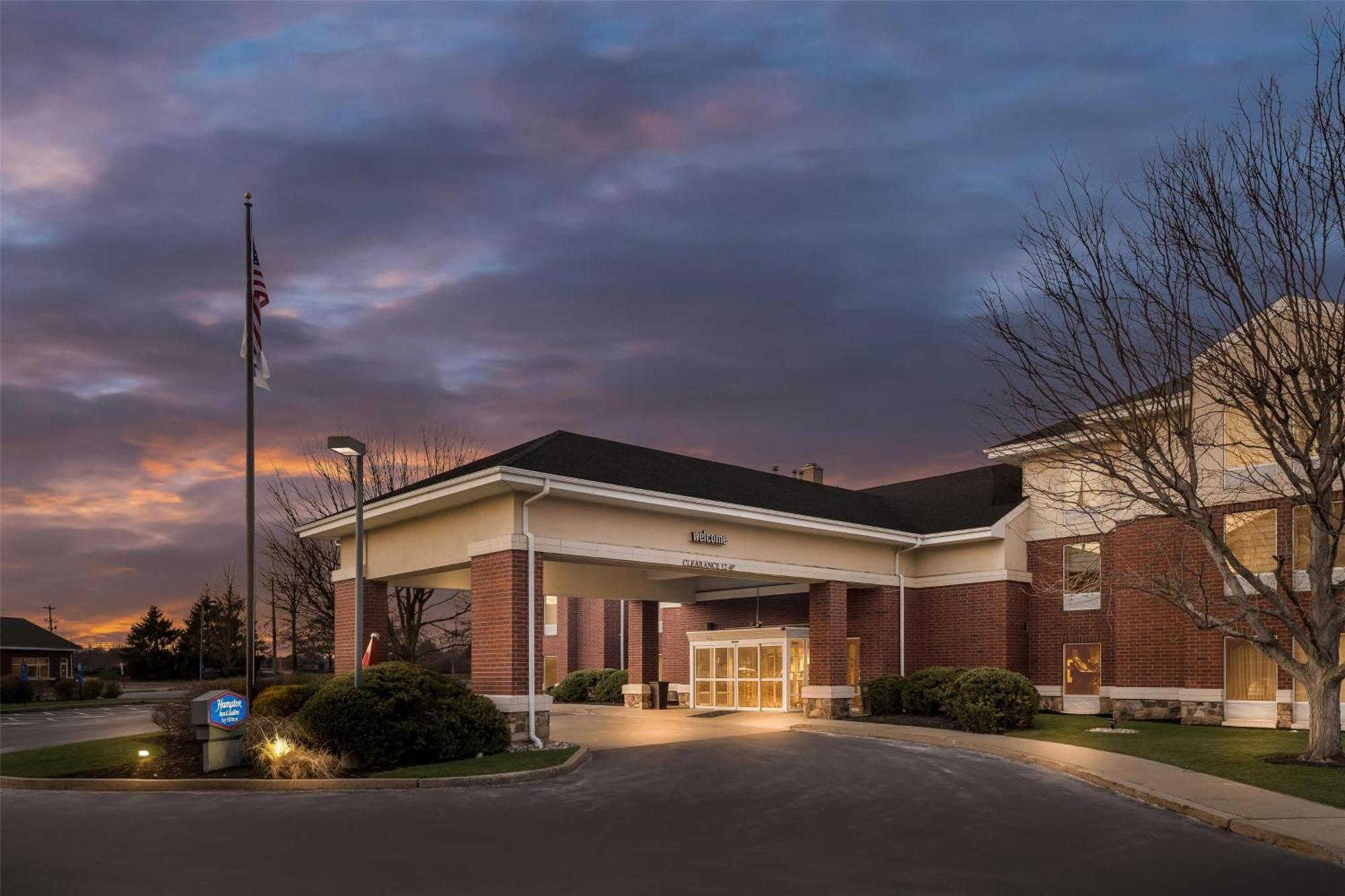 Hampton Inn & Suites Newtown Yardley Екстериор снимка