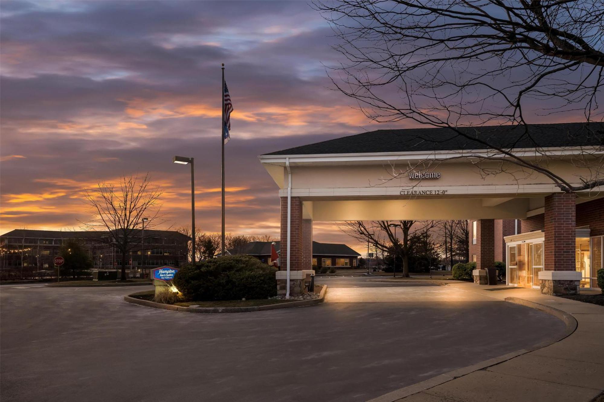 Hampton Inn & Suites Newtown Yardley Екстериор снимка