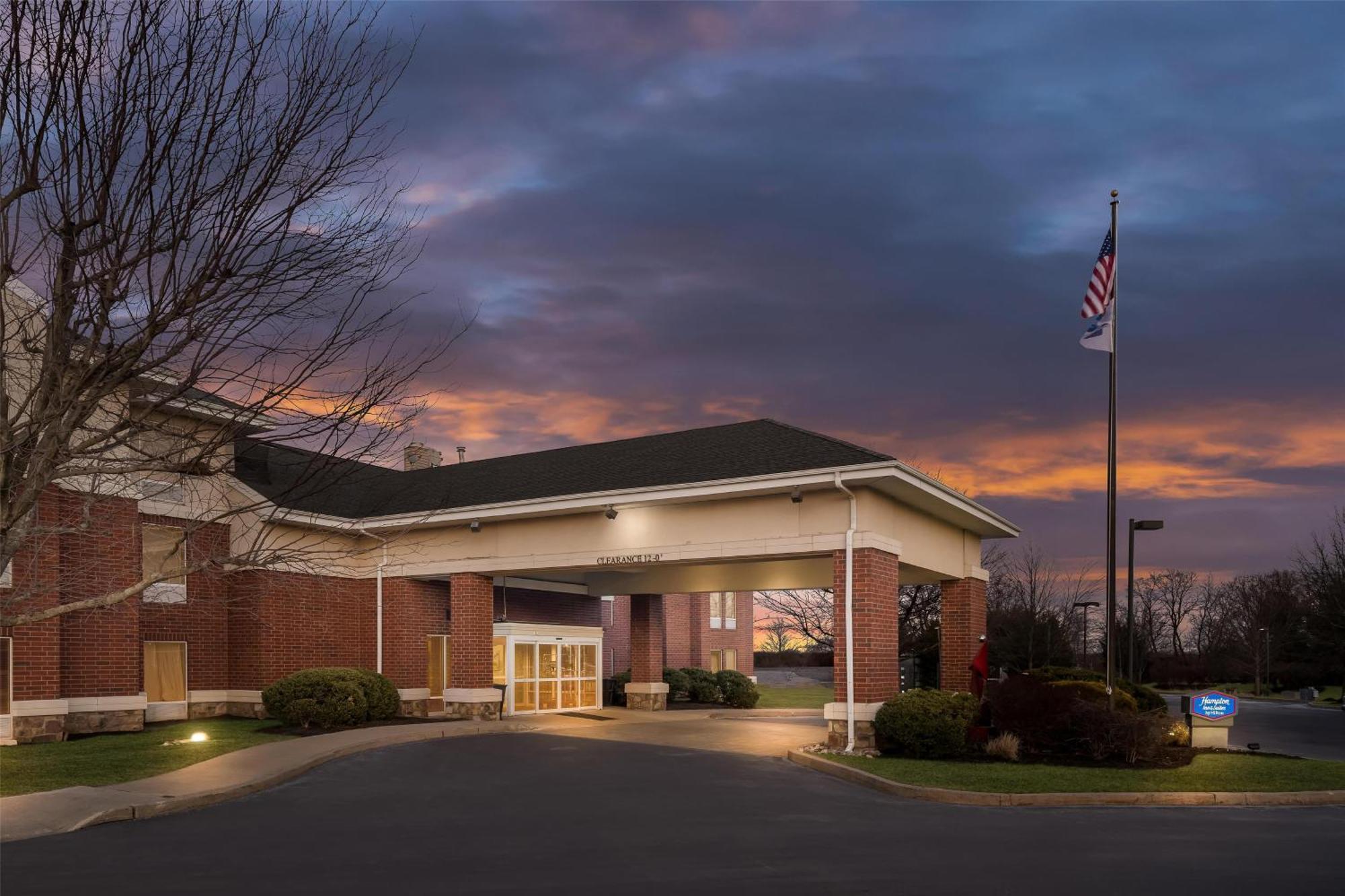 Hampton Inn & Suites Newtown Yardley Екстериор снимка