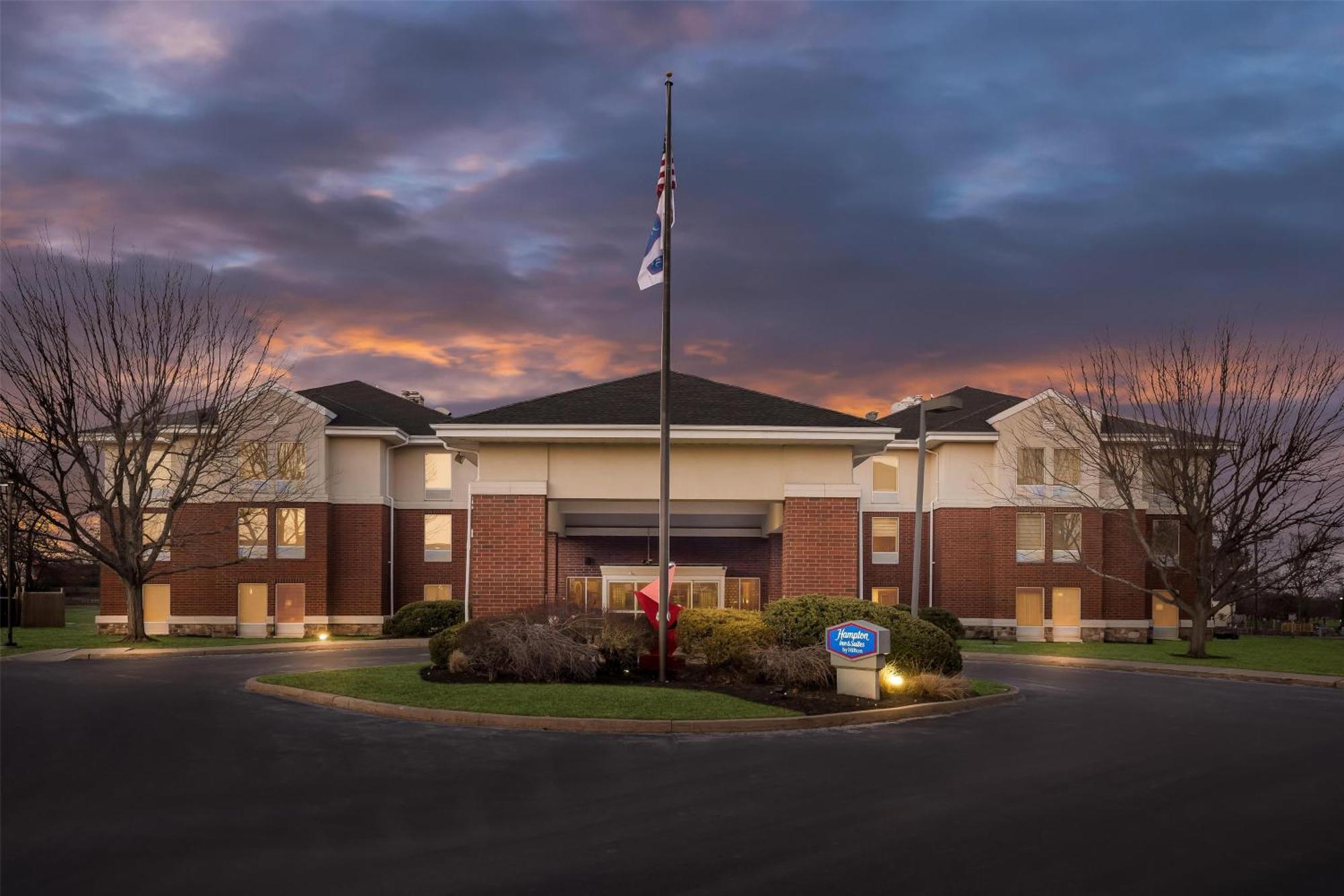 Hampton Inn & Suites Newtown Yardley Екстериор снимка